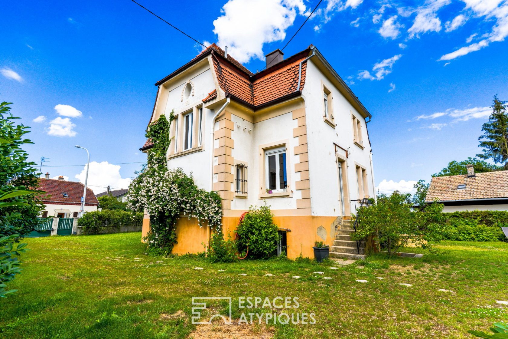 1920’s bourgeois house