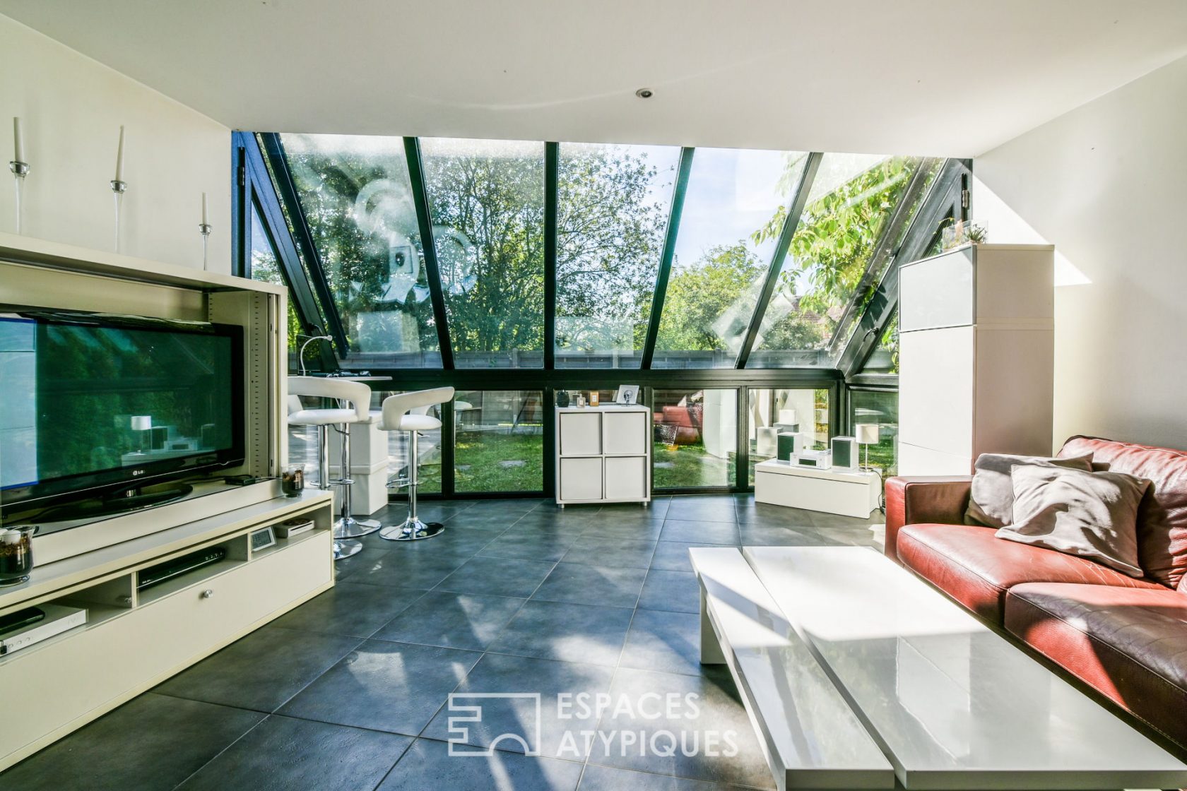 Architect house with swimming pool