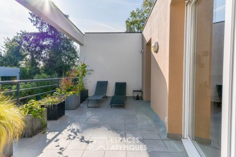 Top floor with terrace in a luxury residence