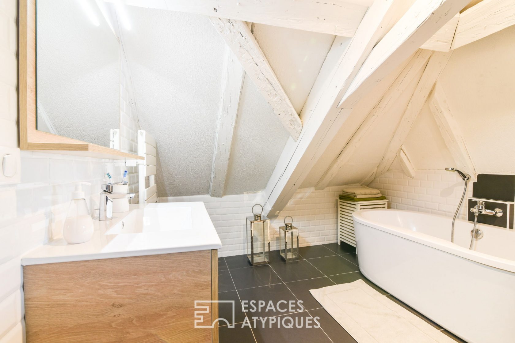 Duplex esprit loft au cœur de la Petite France