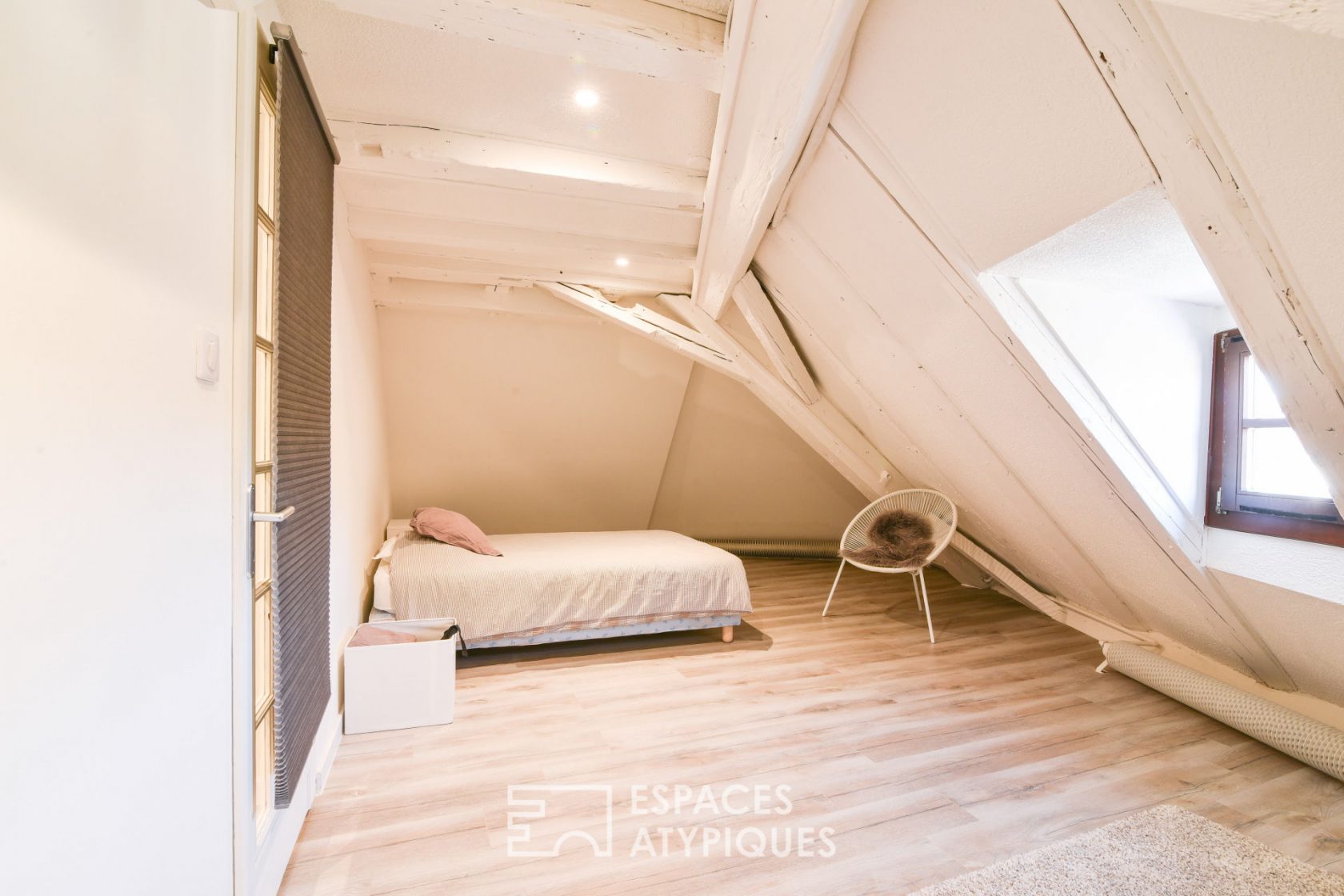 Duplex esprit loft au cœur de la Petite France