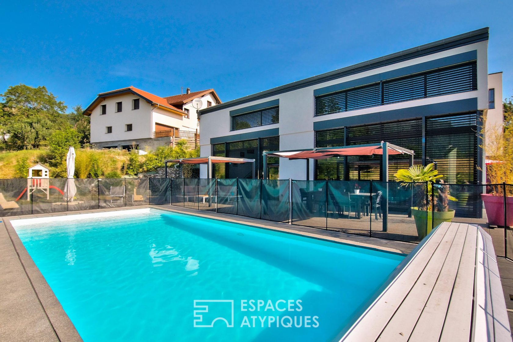 Villa contemporaine avec piscine