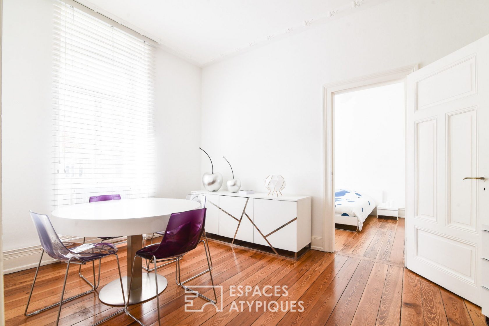 Bourgeois apartment