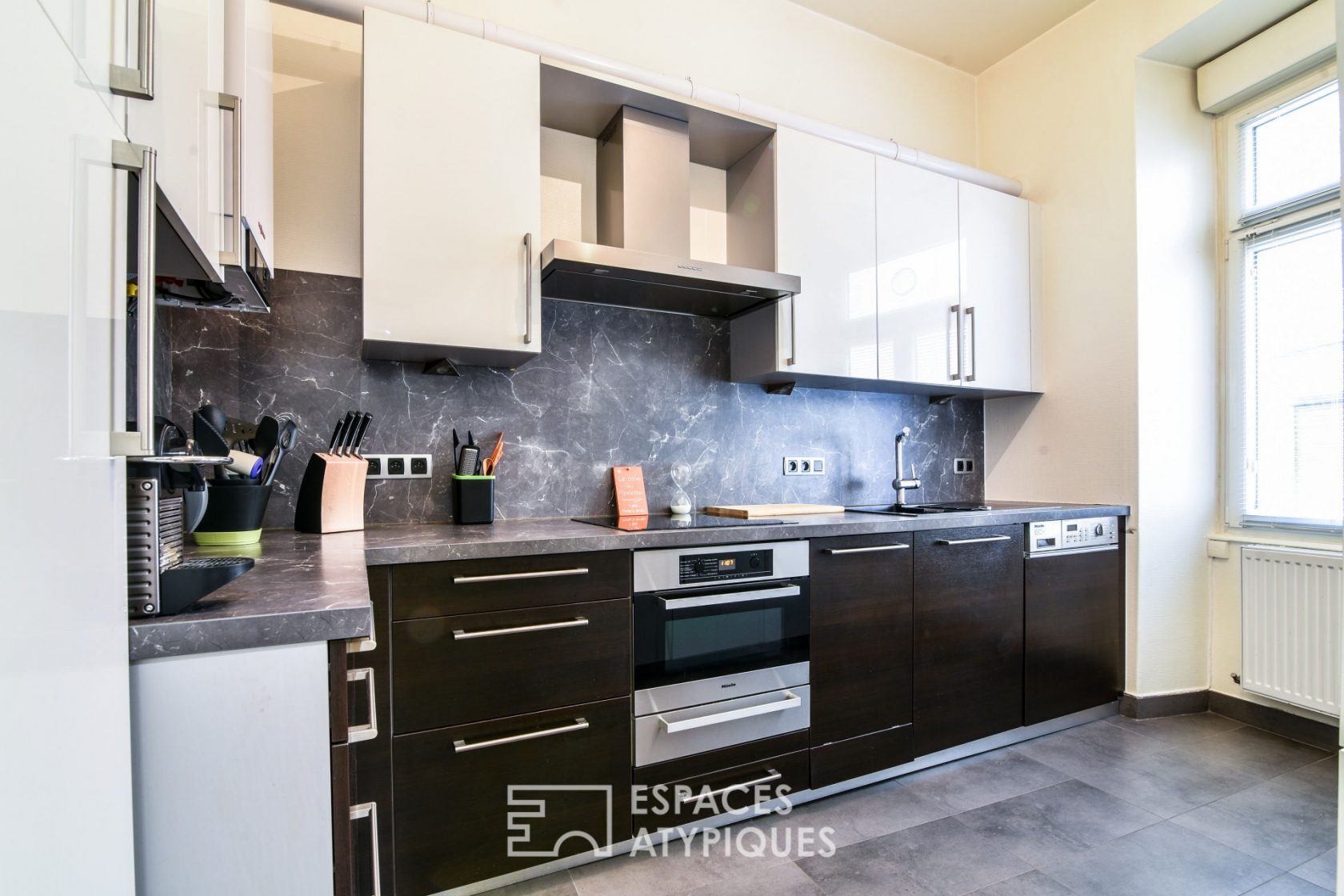 Bourgeois apartment