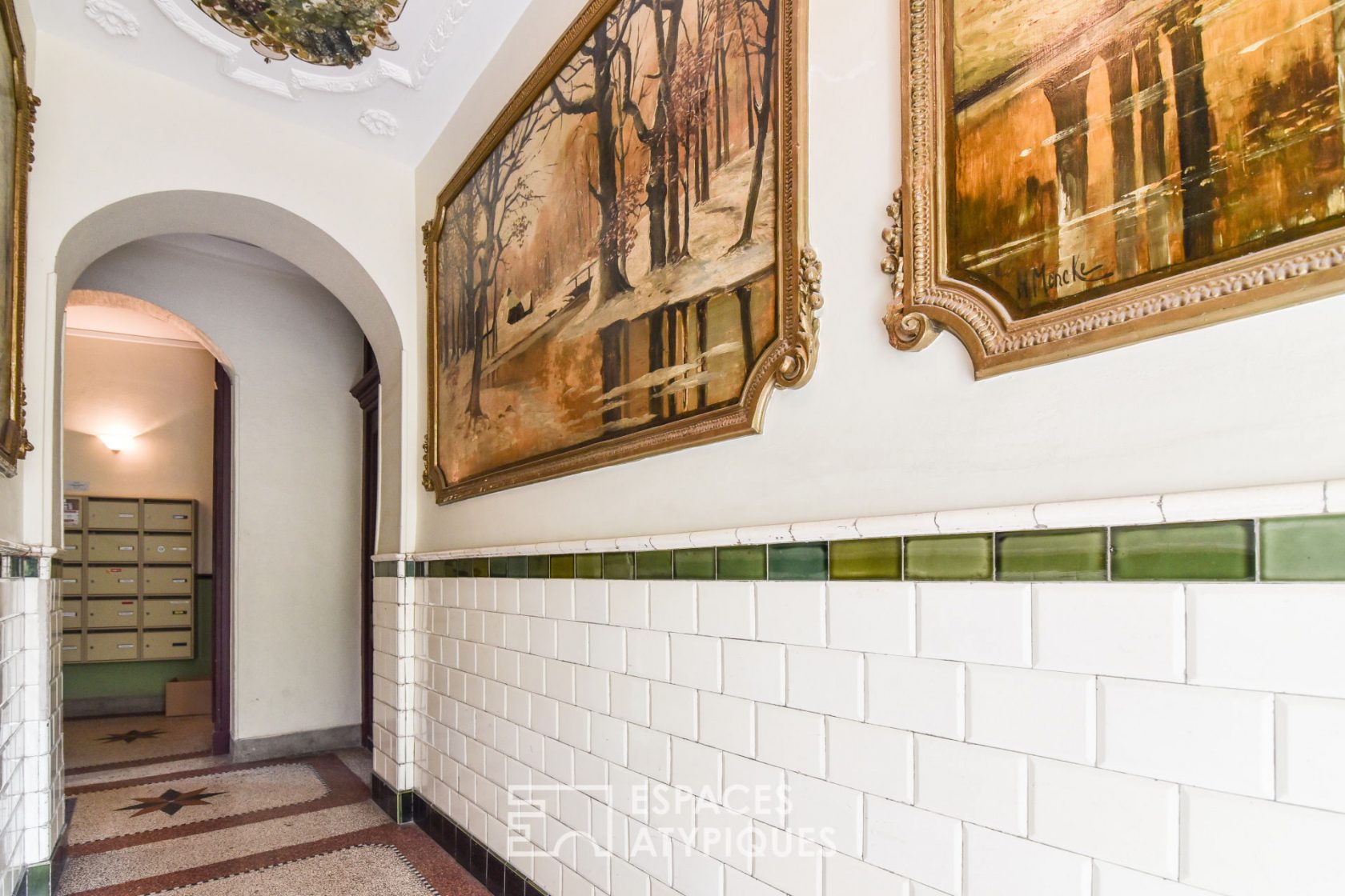 Bourgeois apartment