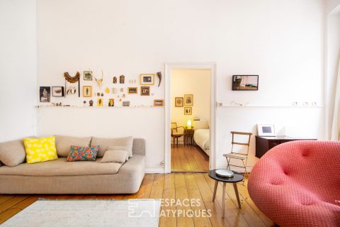 Bourgeois apartment with high ceilings
