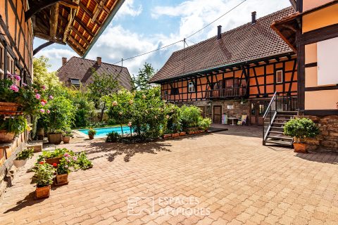 Corps de ferme et sa piscine