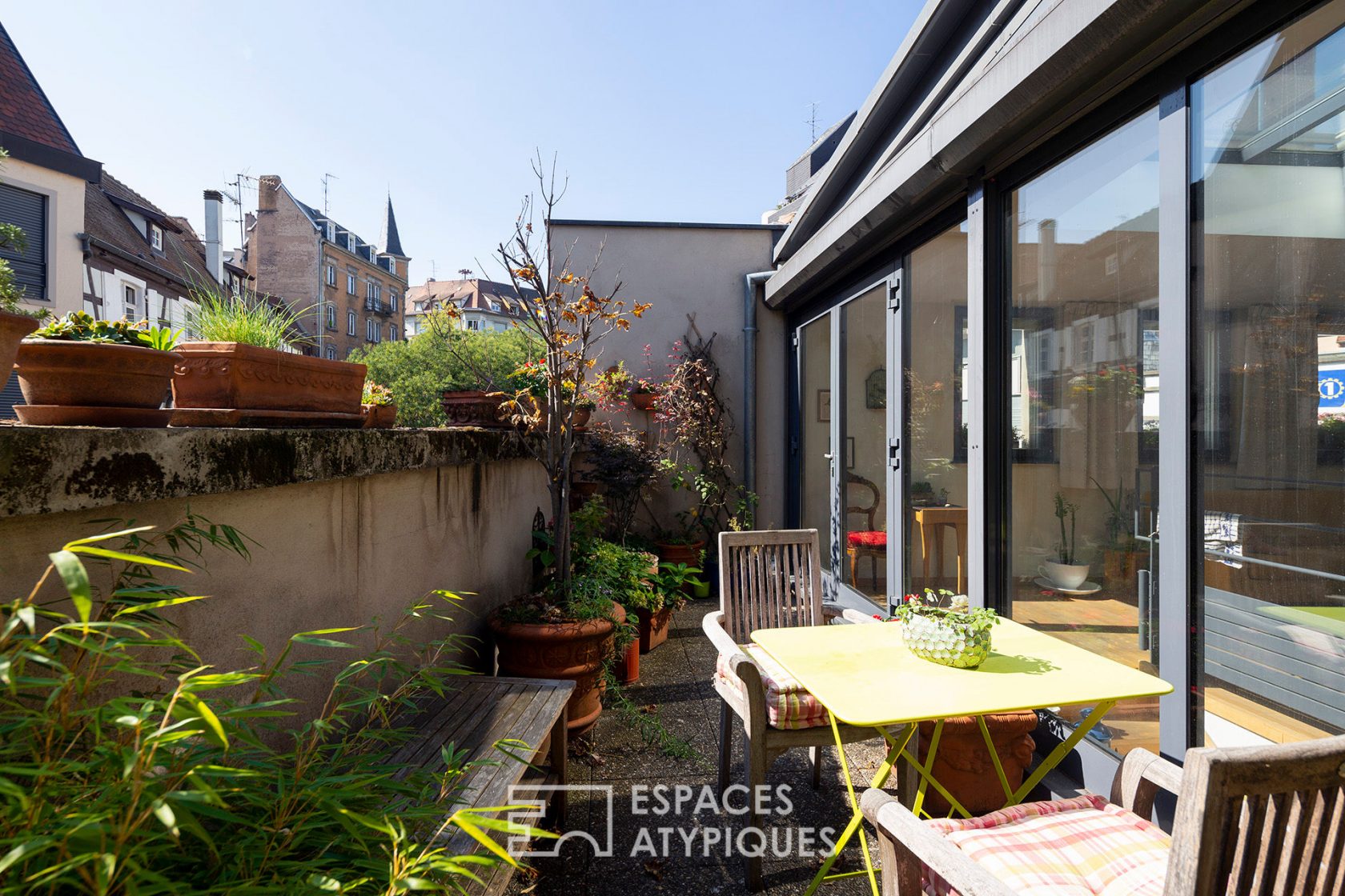 House and its terrace at the Krutenau