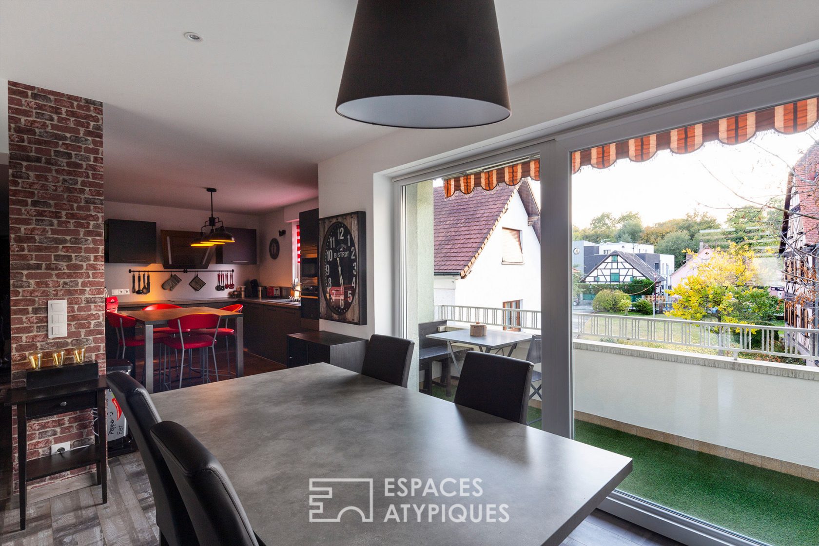 Flat with terrace