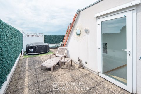 Top floor with lift and roof terrace