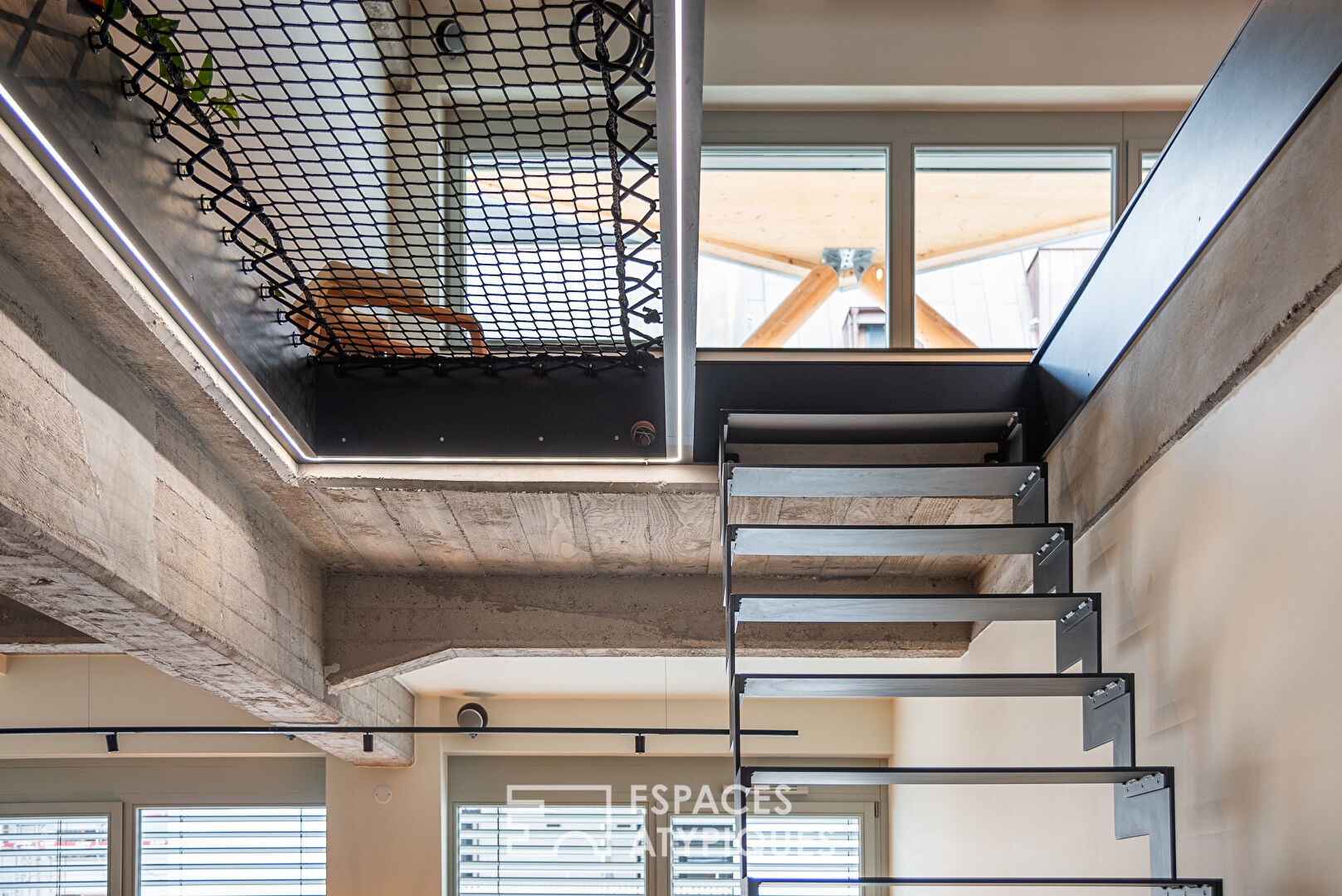 Loft en duplex quartier Coop