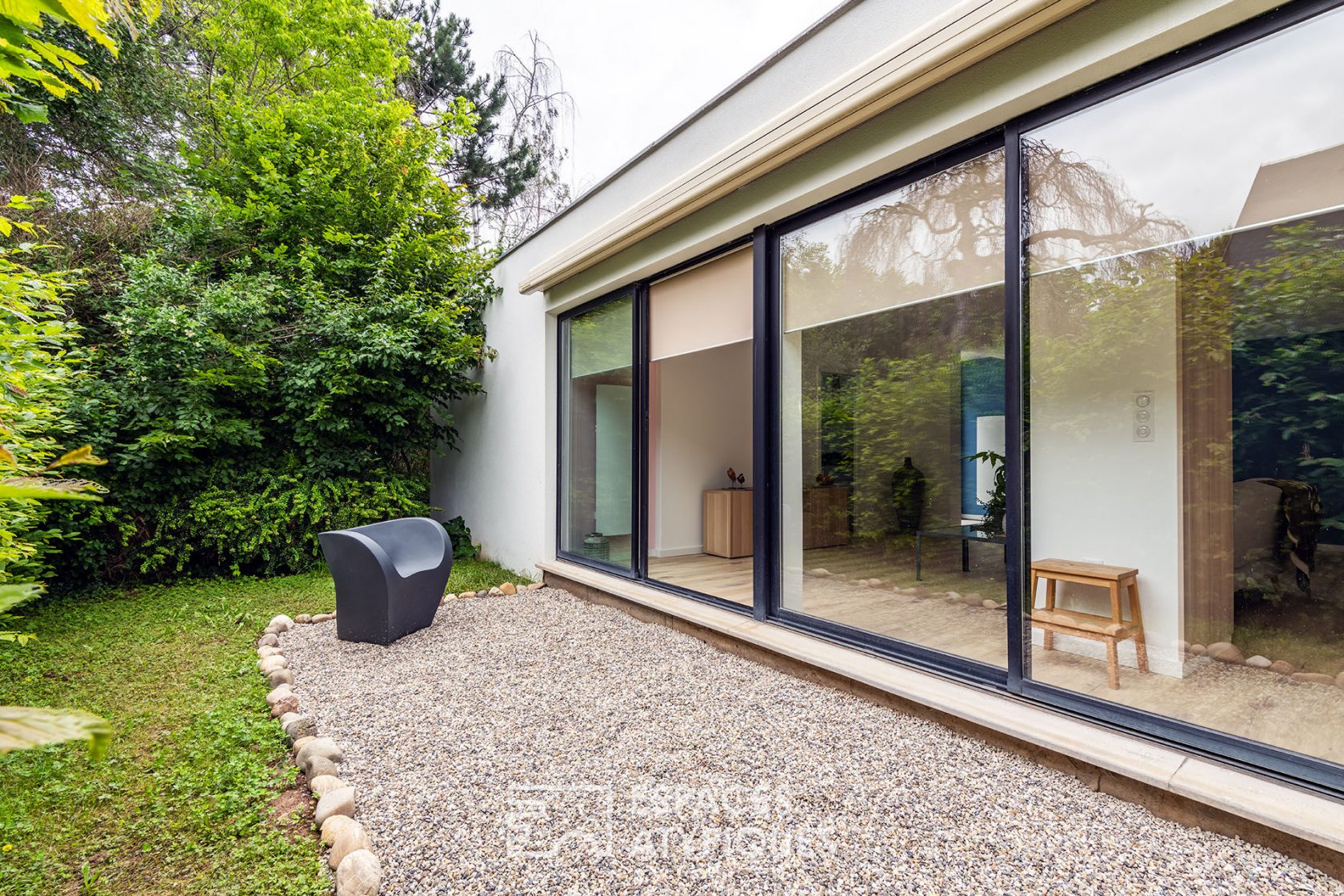 DÉJÀ LOUÉE : Maison contemporaine meublée et son jardin