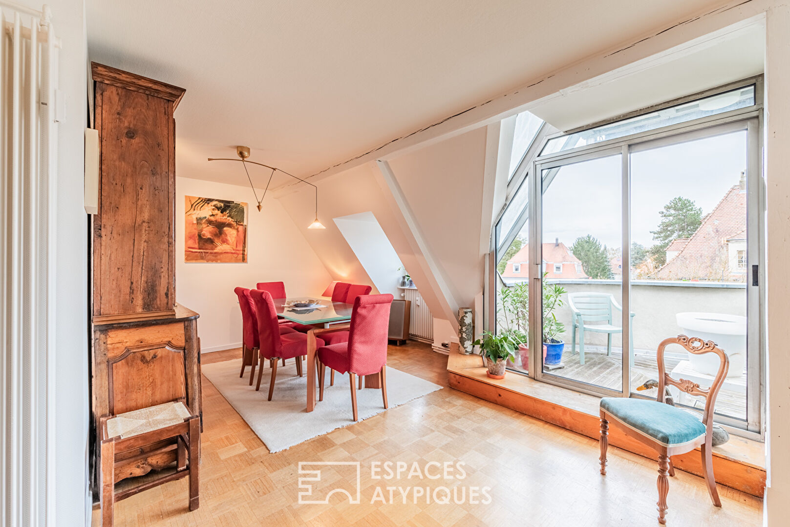 Charming duplex apartment at Conseil des XV