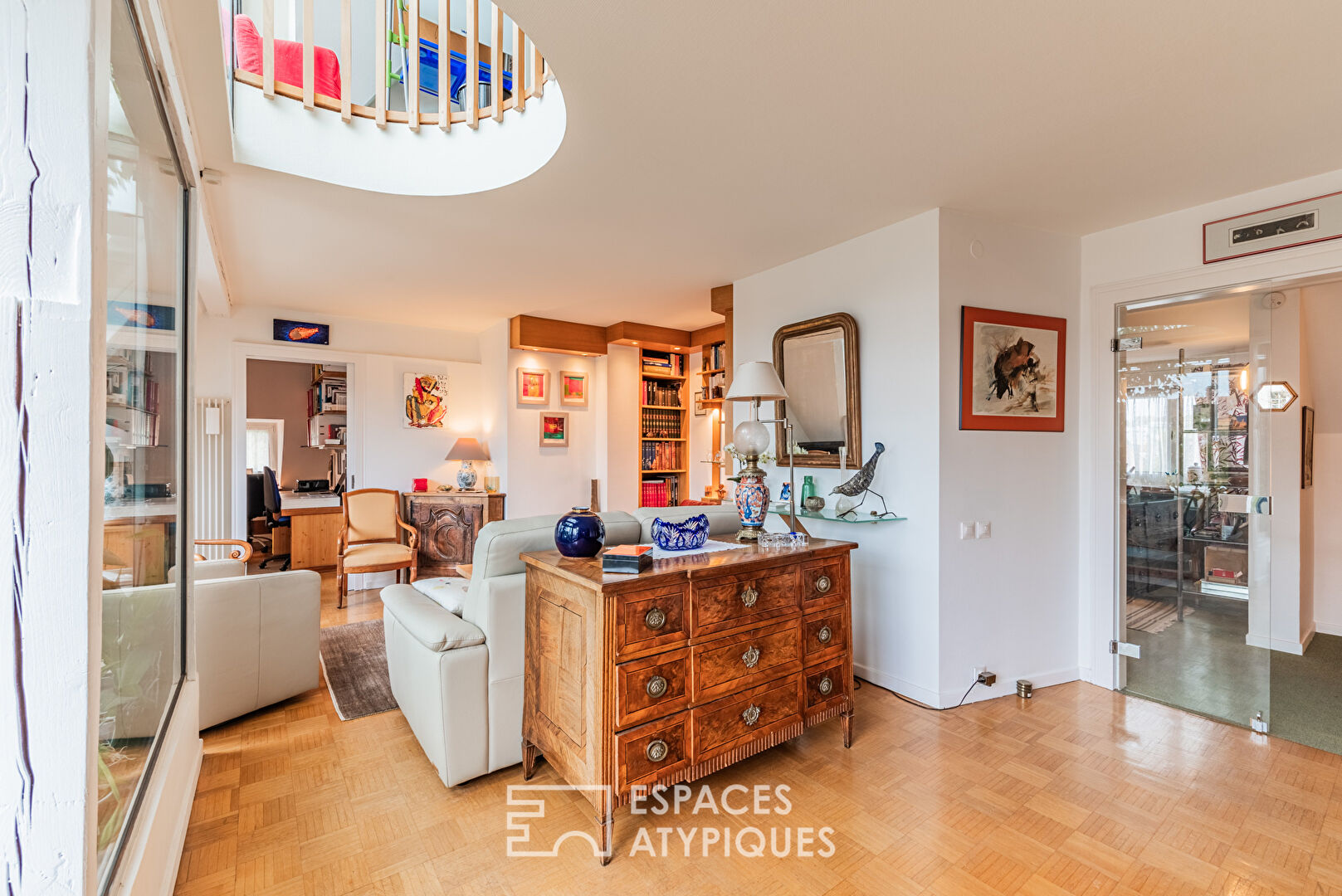 Charming duplex apartment at Conseil des XV