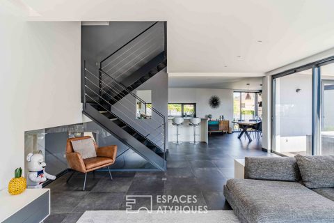 Maison contemporaine avec jardin