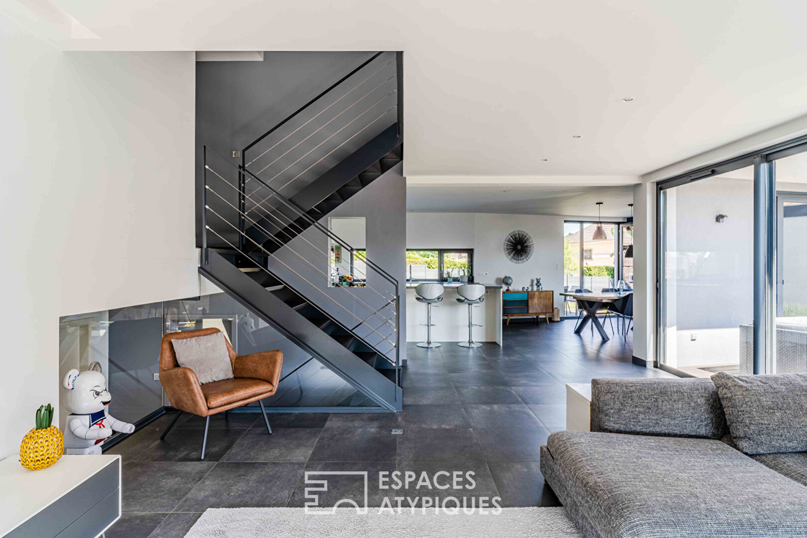 Maison contemporaine avec jardin
