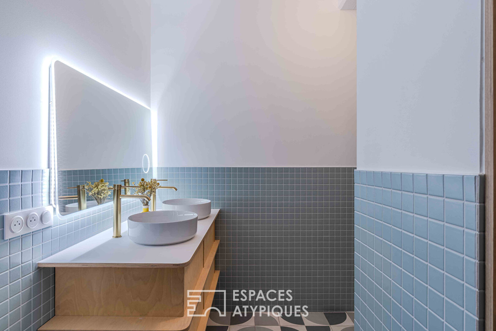 Loft en duplex meublé quartier Coop