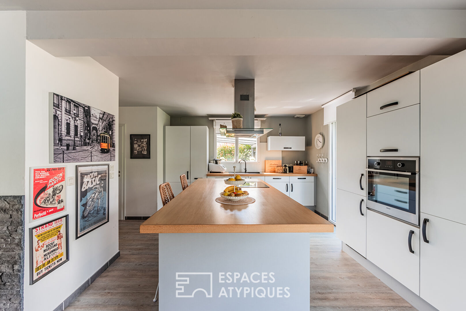 Maison contemporaine et son jardin