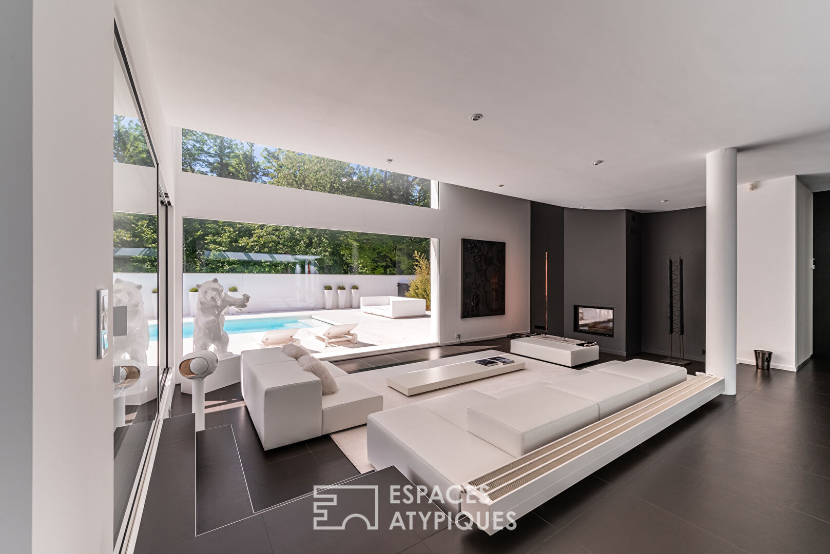 Exceptional contemporary house in a leafy setting