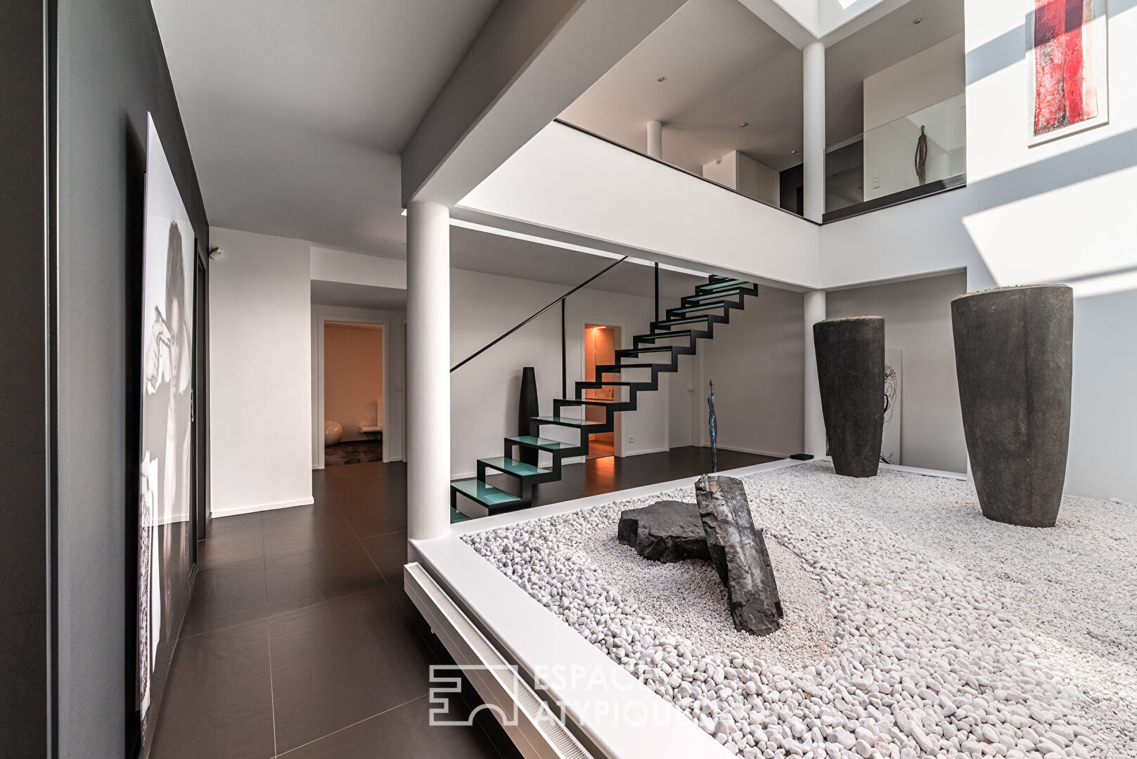Exceptional contemporary house in a leafy setting