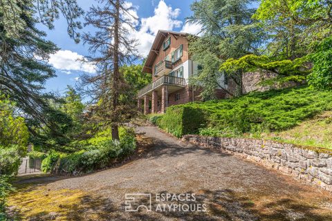 Maison années 30 perchée sur les hauteurs du Mont National