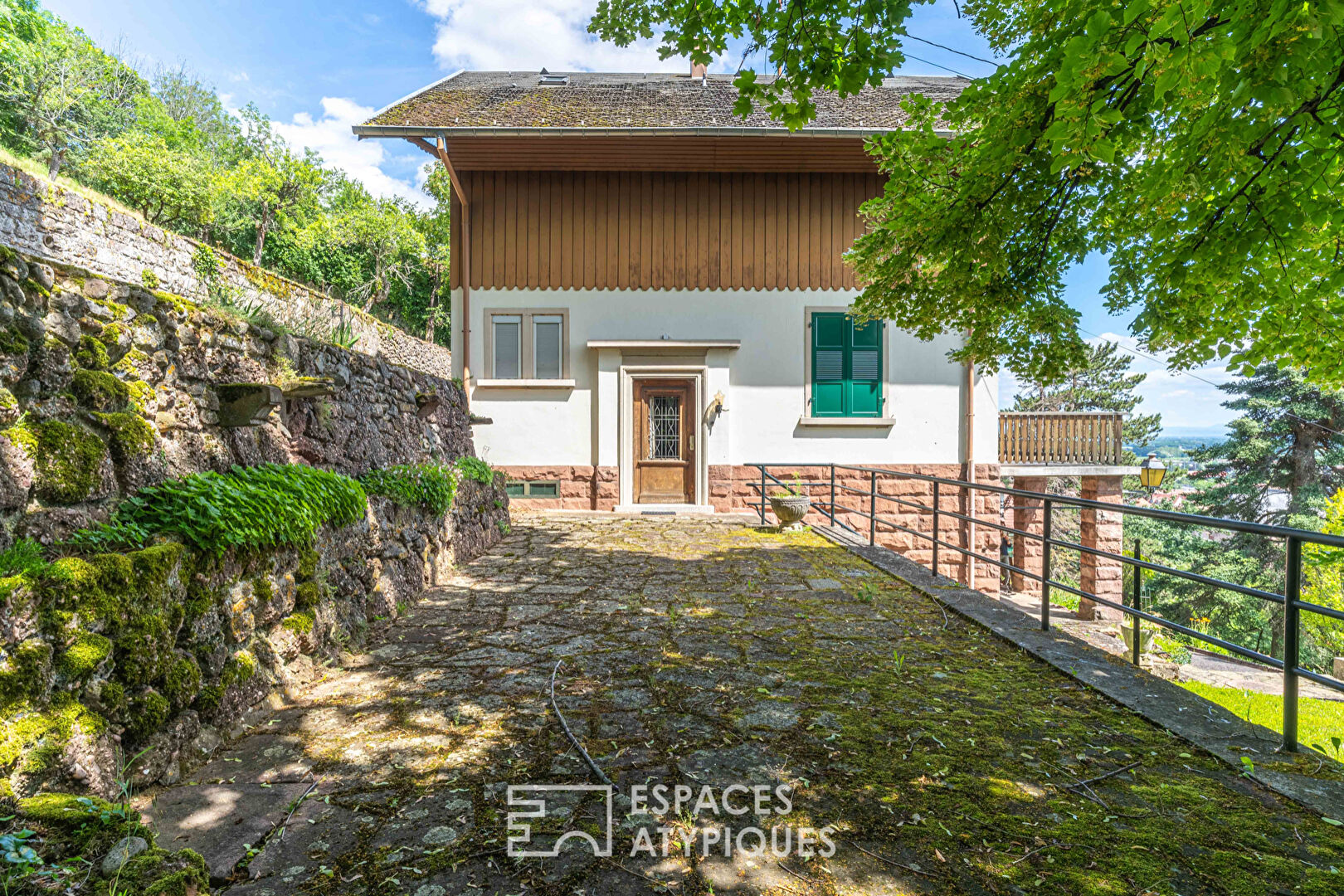 Maison années 30 perchée sur les hauteurs du Mont National