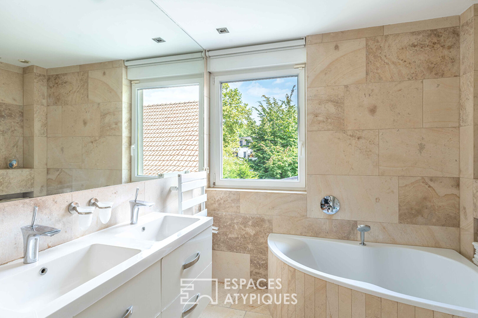Maison rénovée avec piscine à la Robertsau