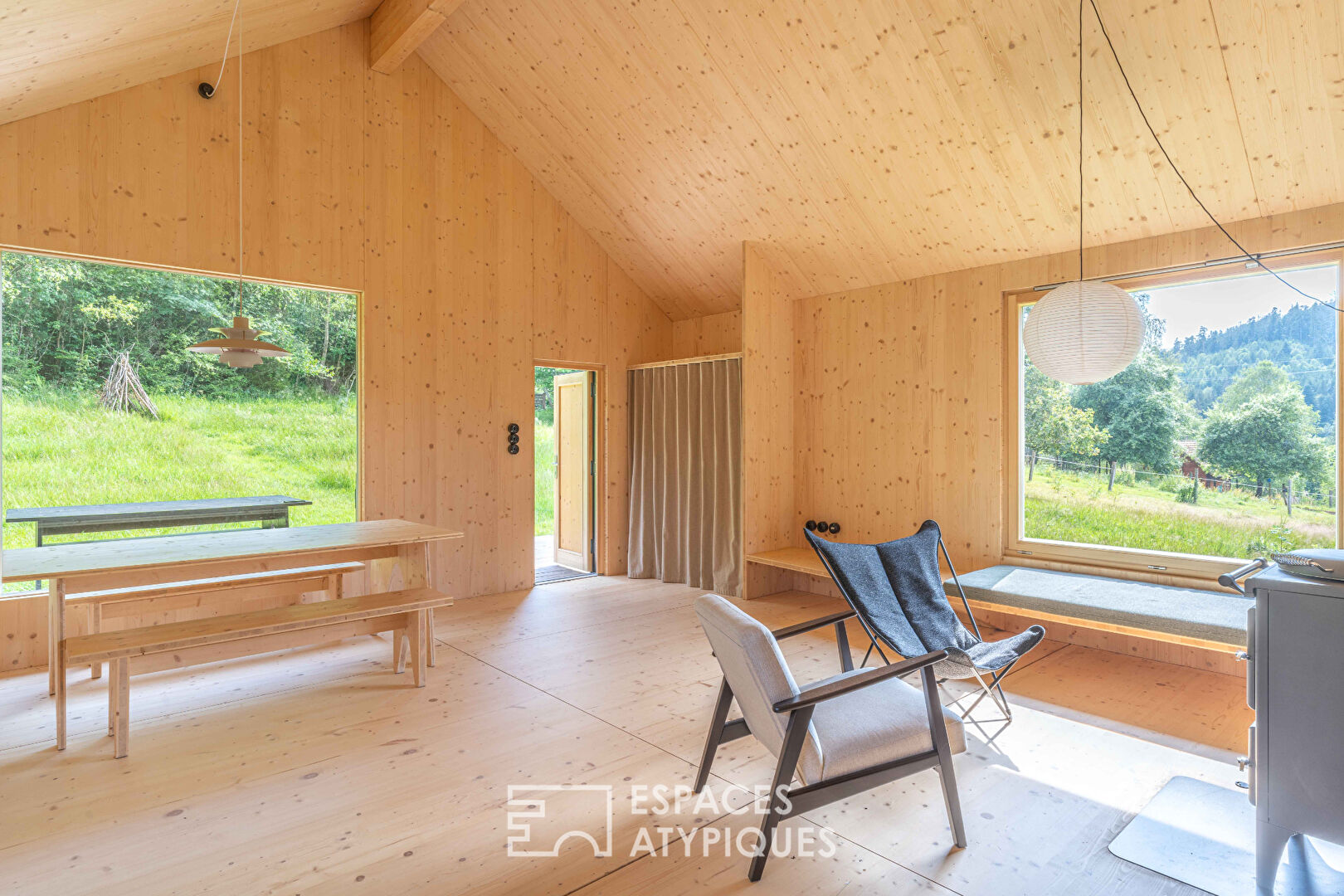 Minimalist architect-designed chalet in the heart of nature