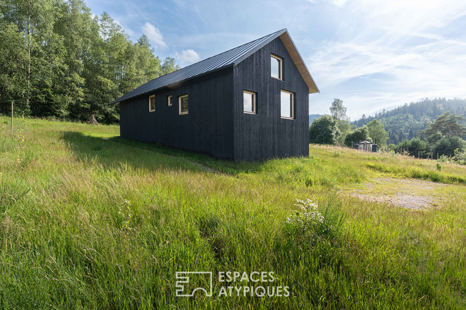 Minimalist architect-designed chalet in the heart of nature
