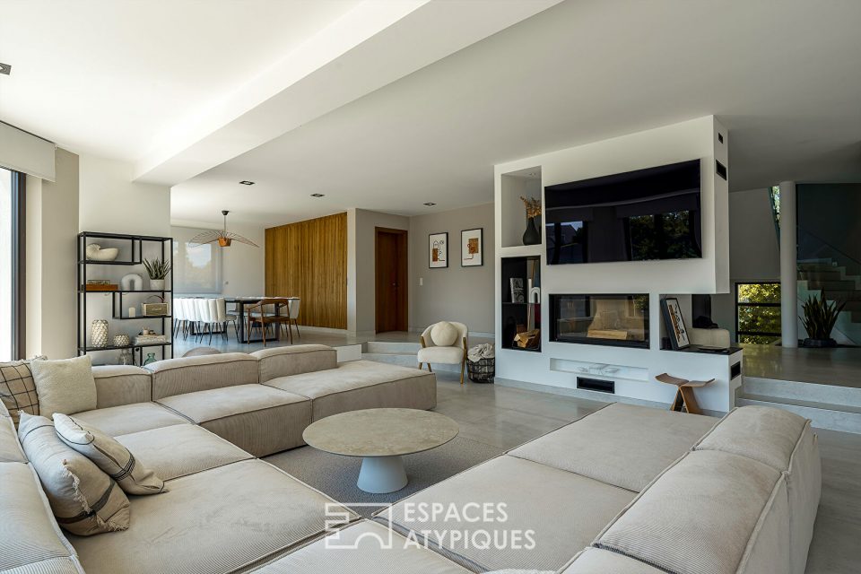Maison d'architecte contemporaine et sa piscine