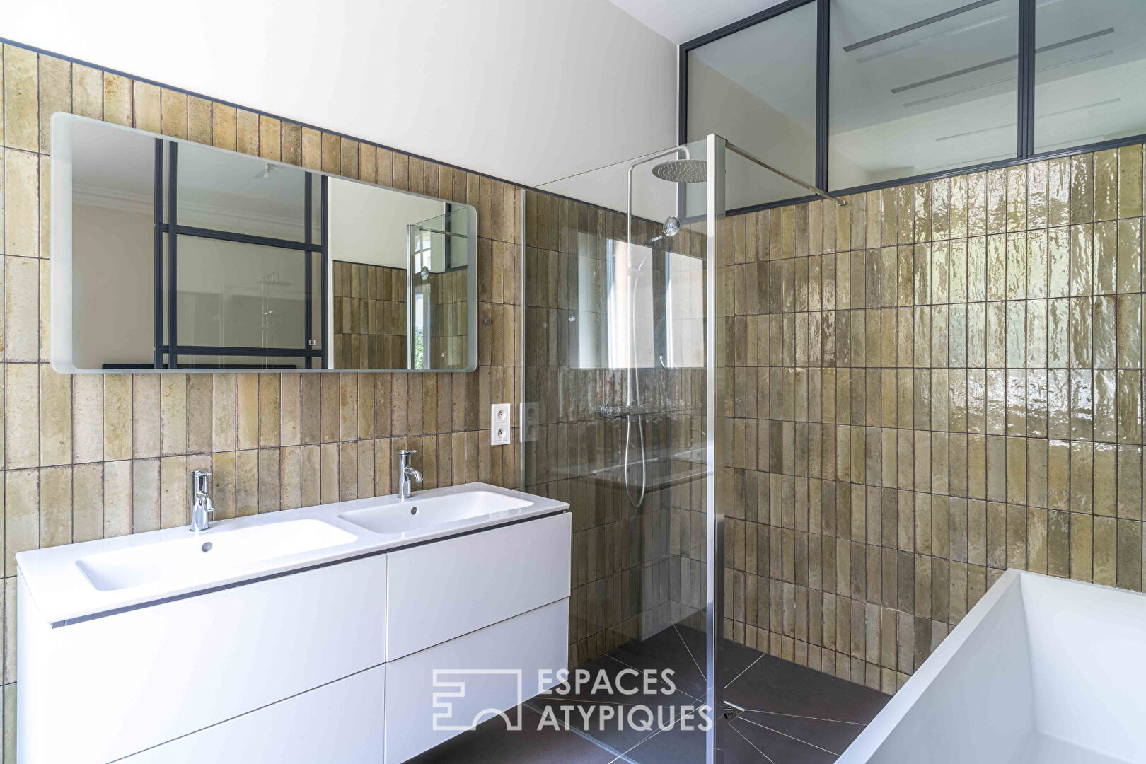 Renovated bourgeois flat just a stone’s throw from the Orangerie