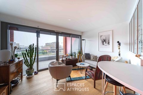 Flat with terrace and water views