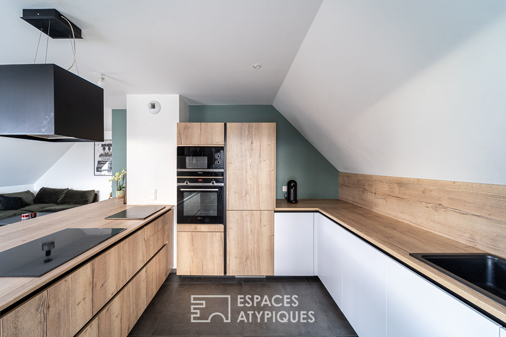 Contemporary top floor apartment with terrace