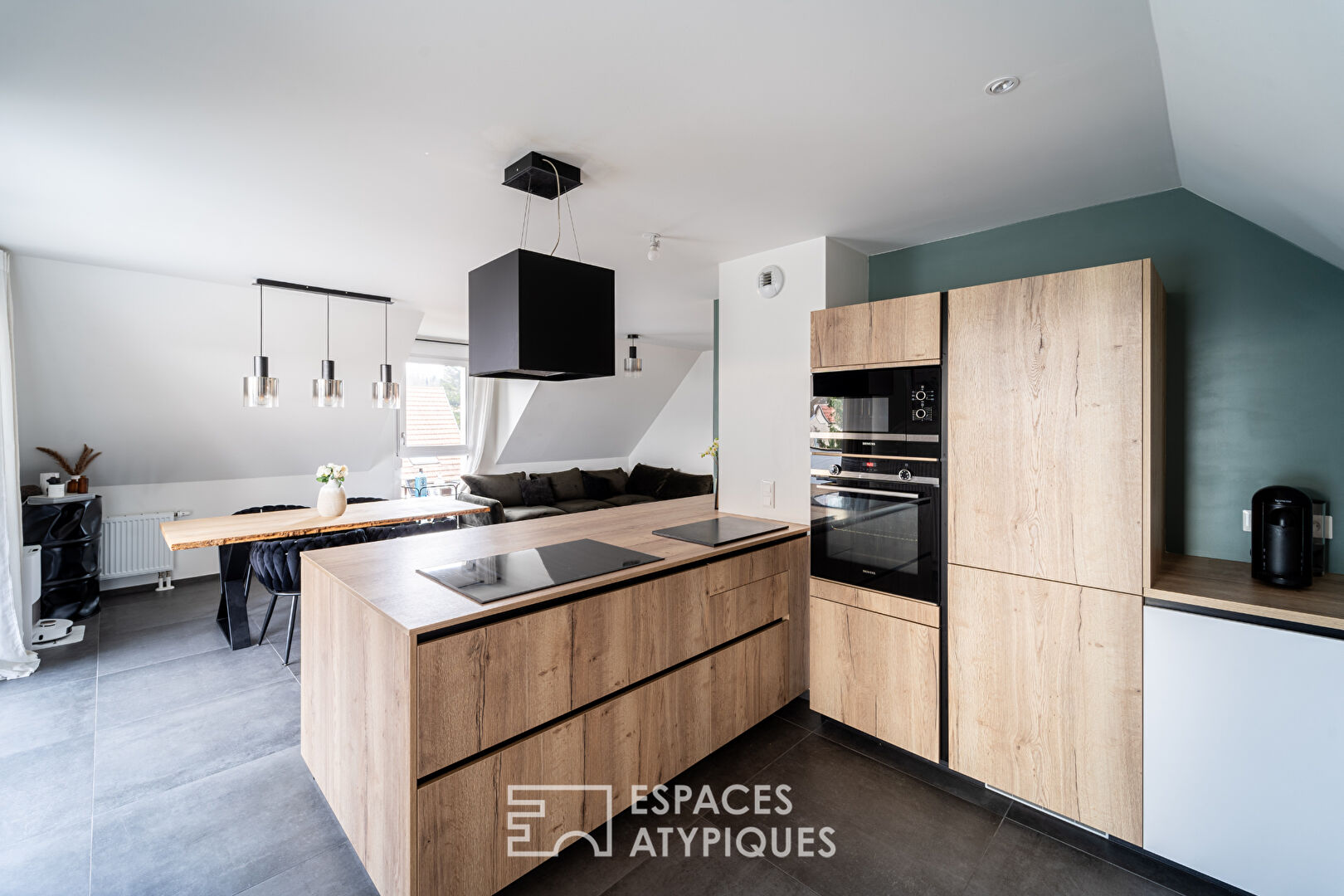 Contemporary top floor apartment with terrace