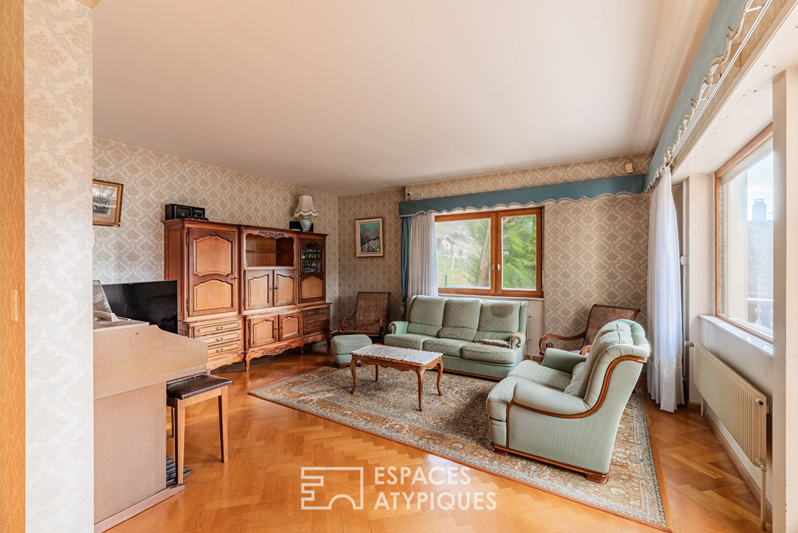 Architect-designed house to renovate with view of the Vosges mountains