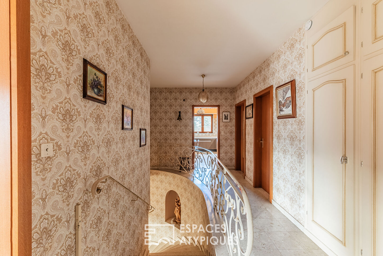 Architect-designed house to renovate with view of the Vosges mountains