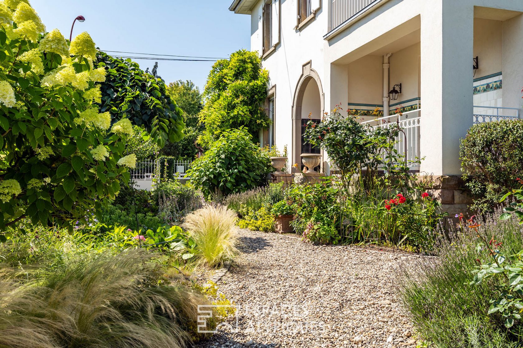 Mansion and its garden