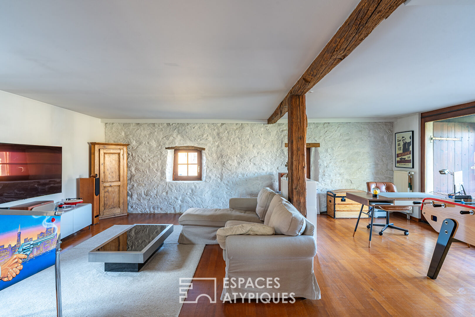 Ancien relais de poste rénové avec piscine et jardin paysager