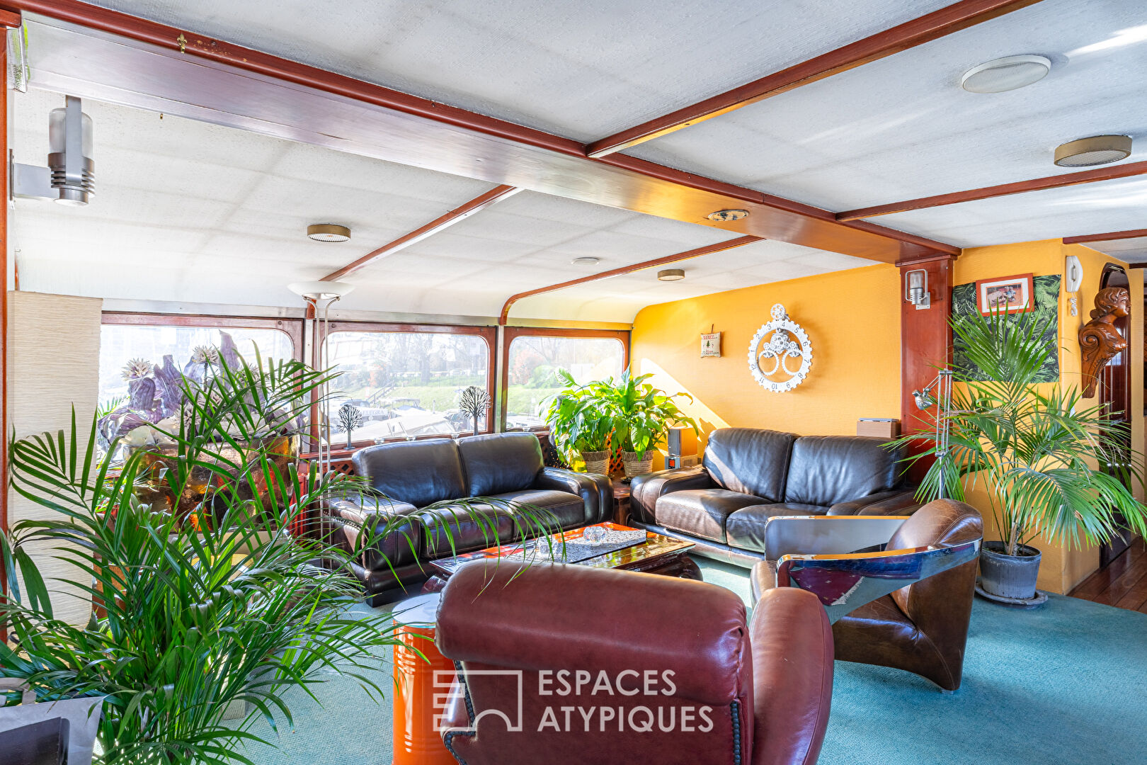 A converted boat with three terraces in the heart of Strasbourg
