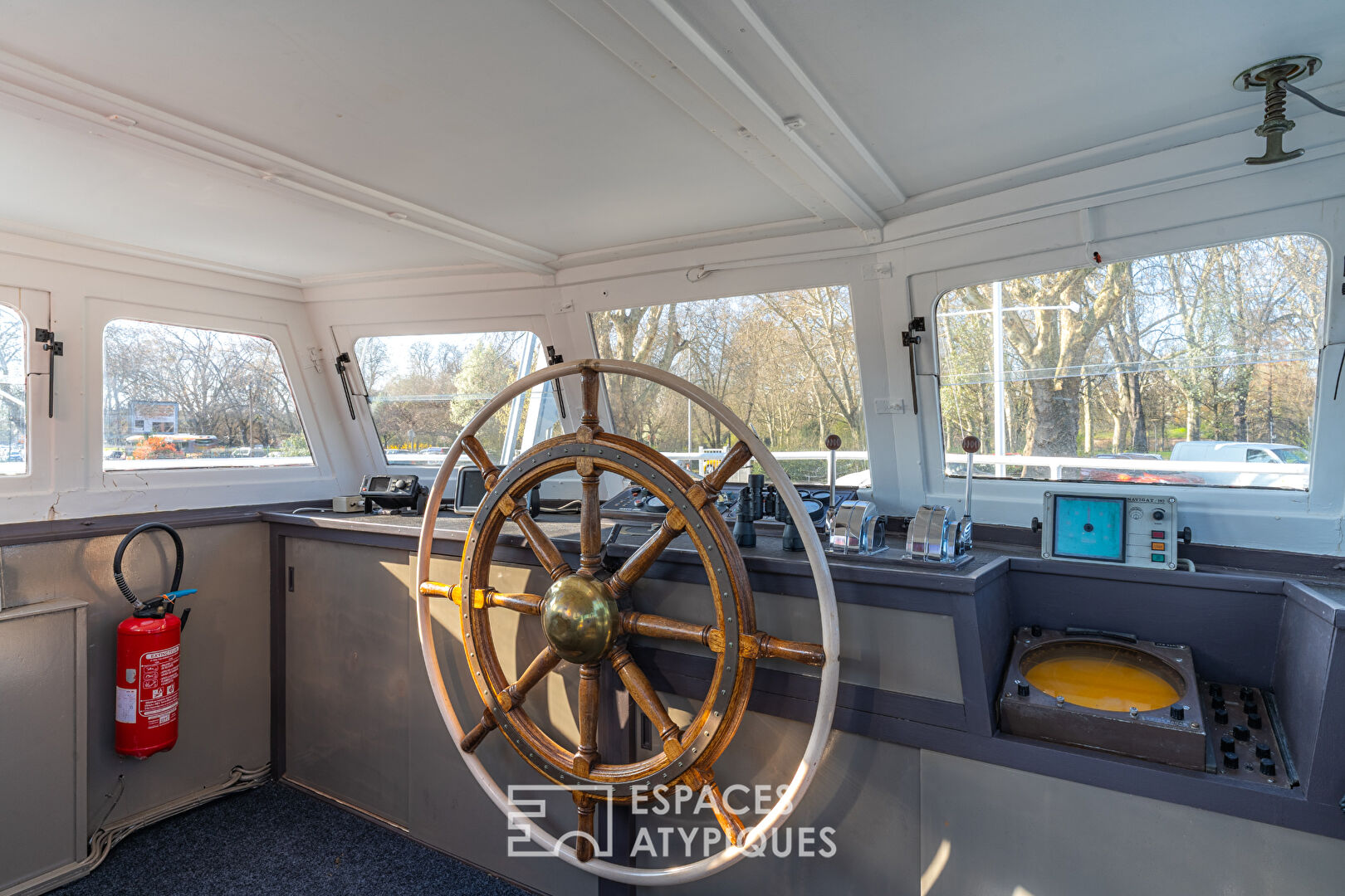A converted boat with three terraces in the heart of Strasbourg