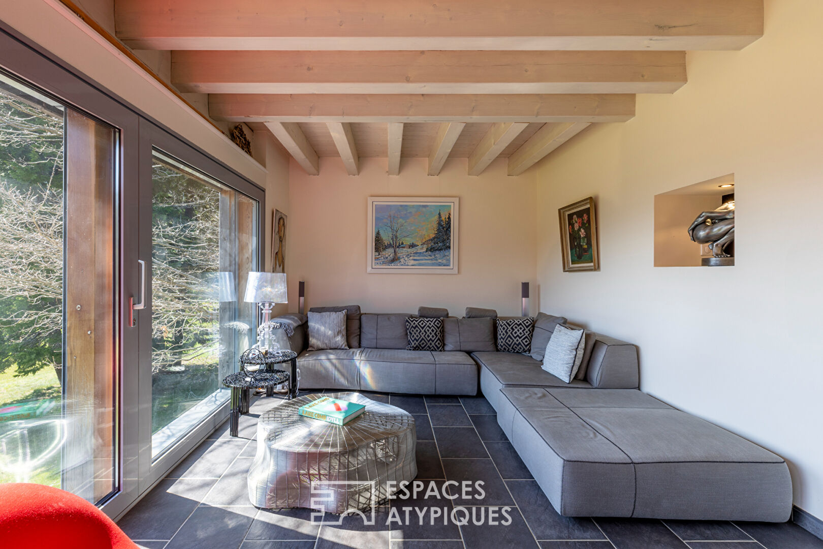 Ferme rénovée avec vue imprenable sur un domaine de 2,5 ha