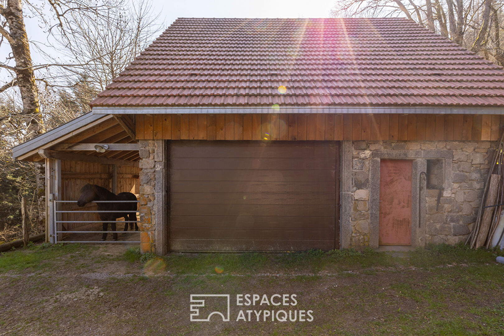 Ferme rénovée avec vue imprenable sur un domaine de 2,5 ha
