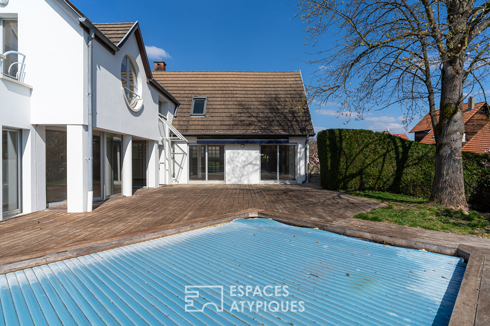 Architect-designed house with swimming pool in La Robertsau