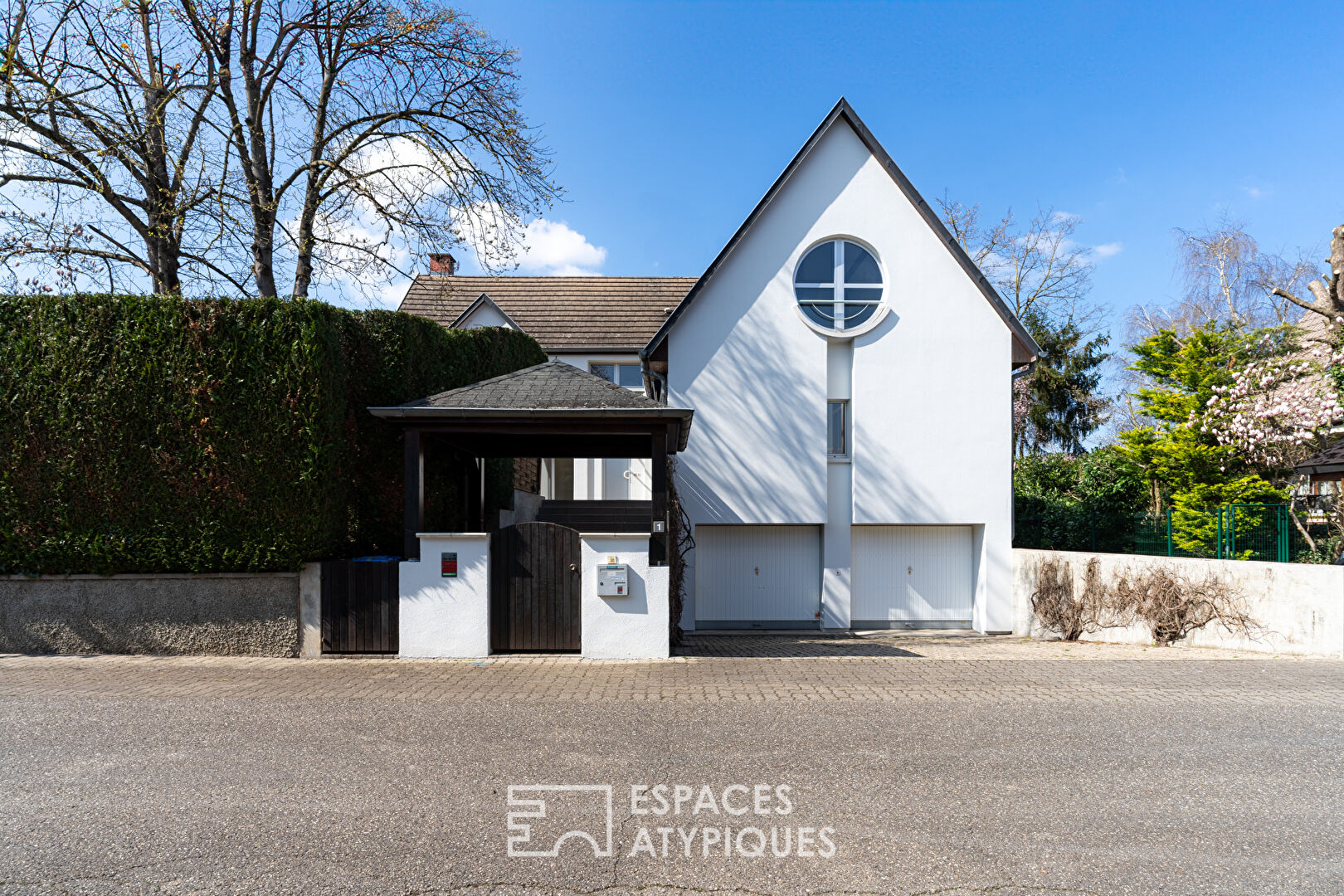 Architect-designed house with swimming pool in La Robertsau