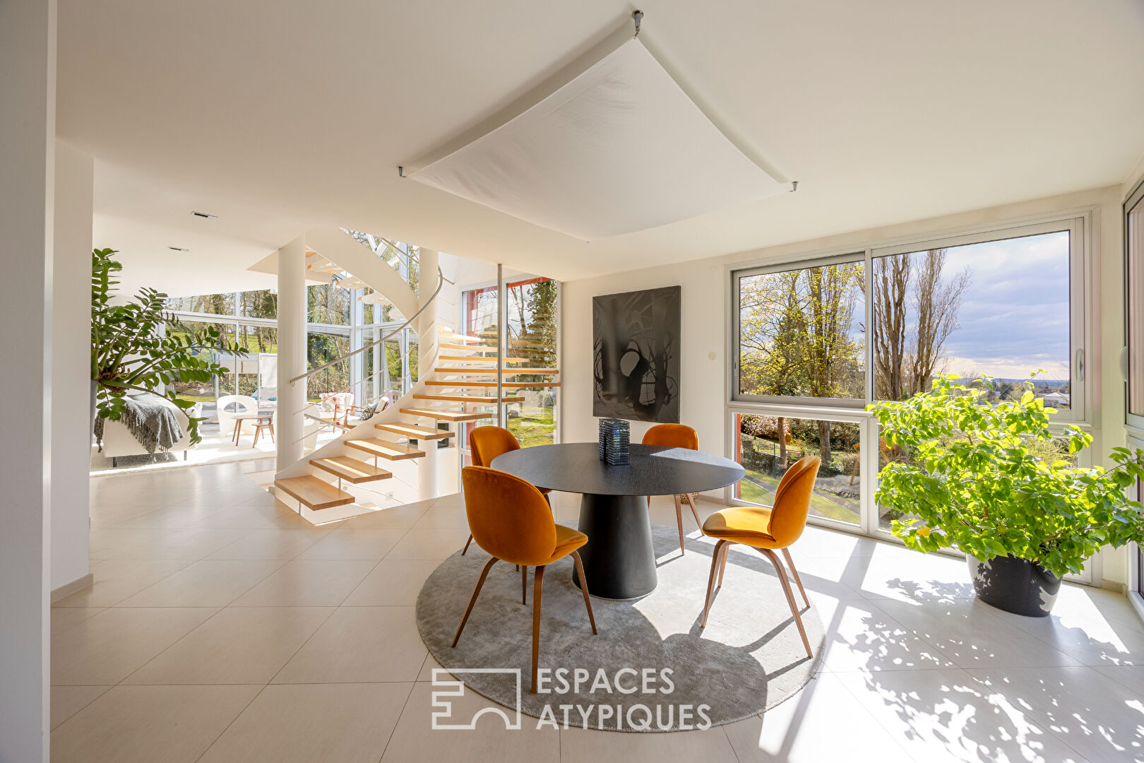 Maison contemporaine et sa piscine sur les hauteurs du Rebberg