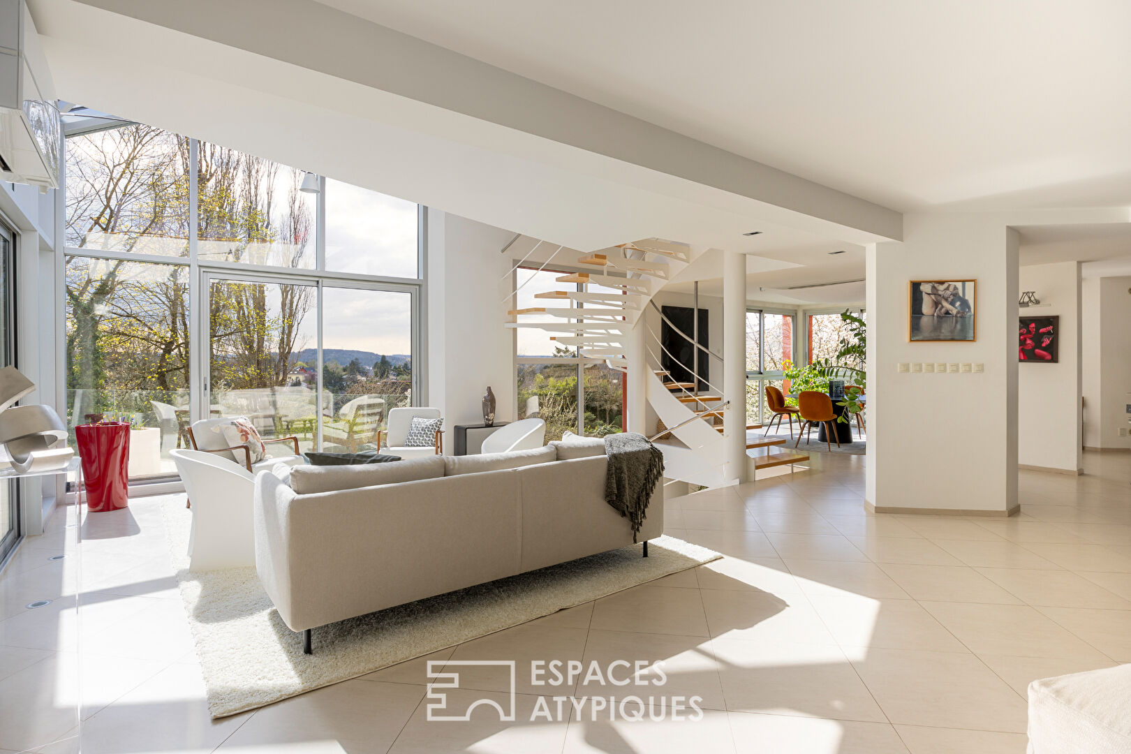 Maison contemporaine et sa piscine sur les hauteurs du Rebberg