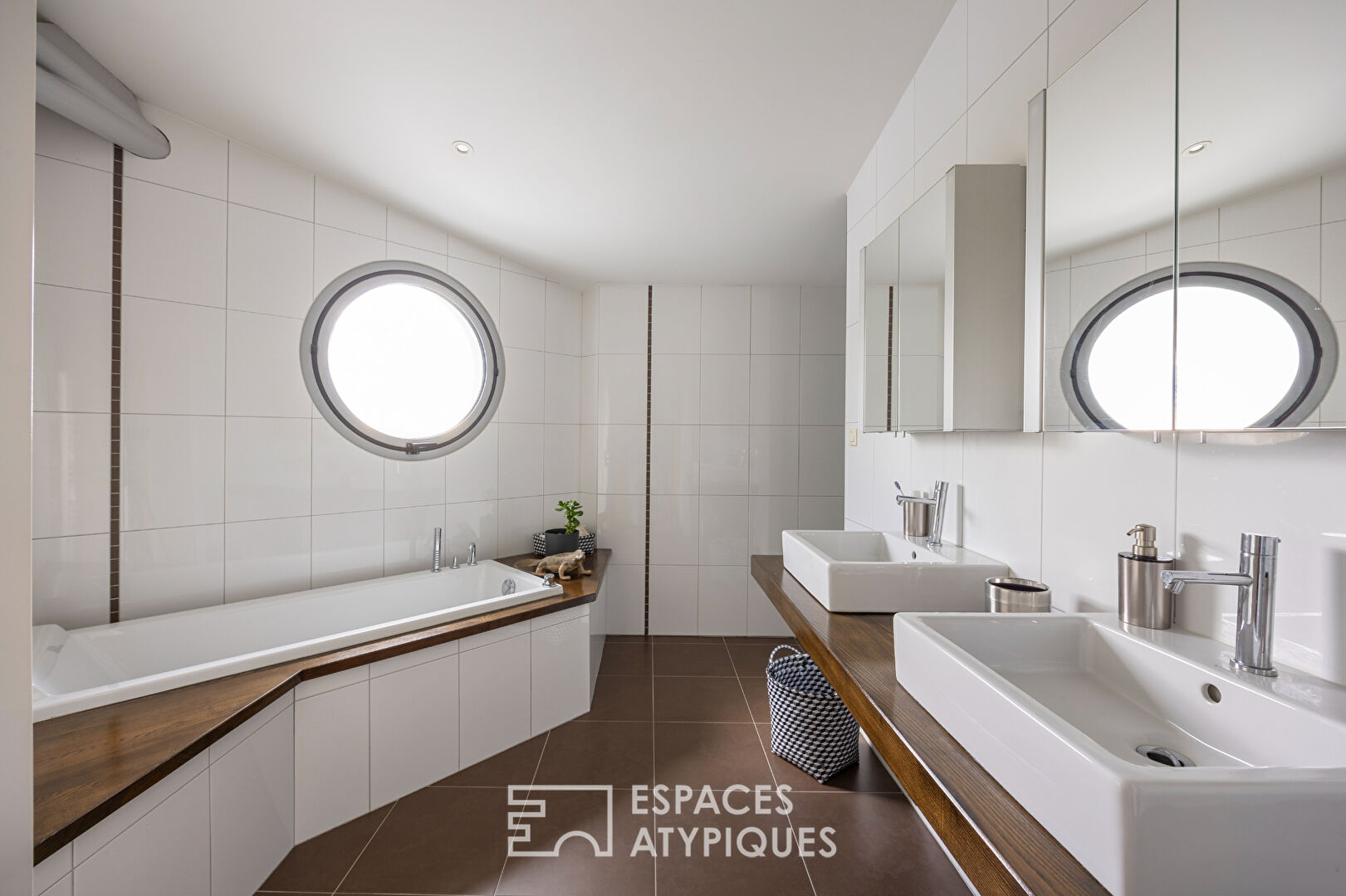 Maison contemporaine et sa piscine sur les hauteurs du Rebberg