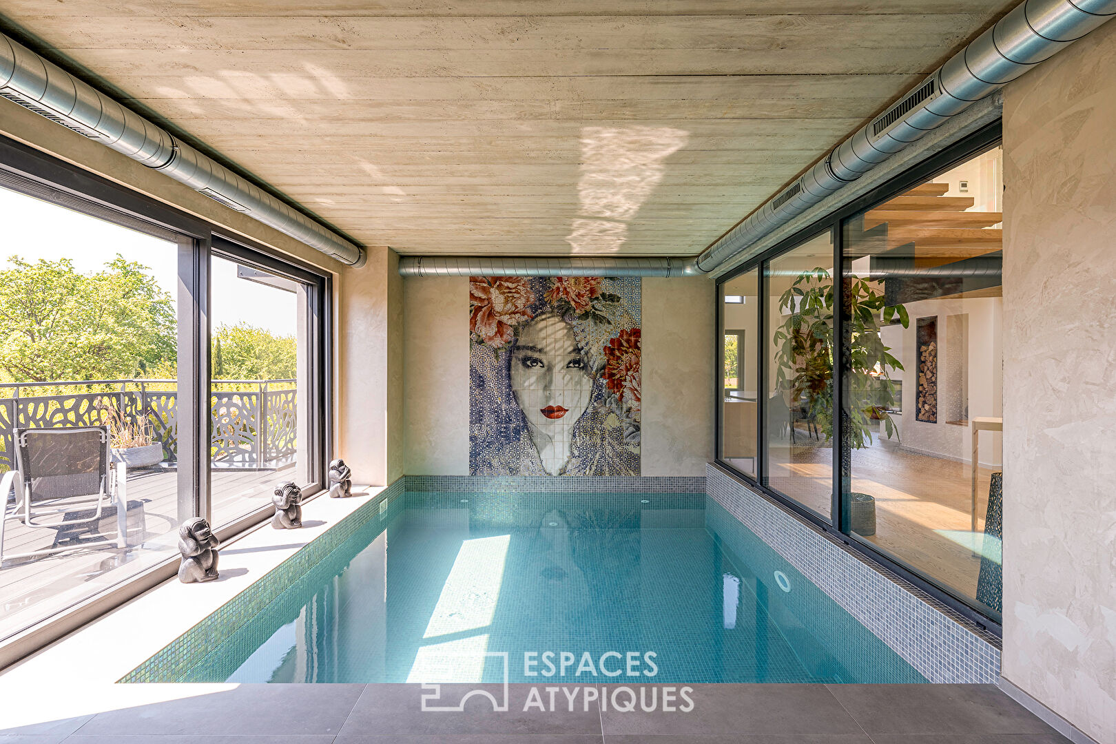Exceptional contemporary villa with swimming pool