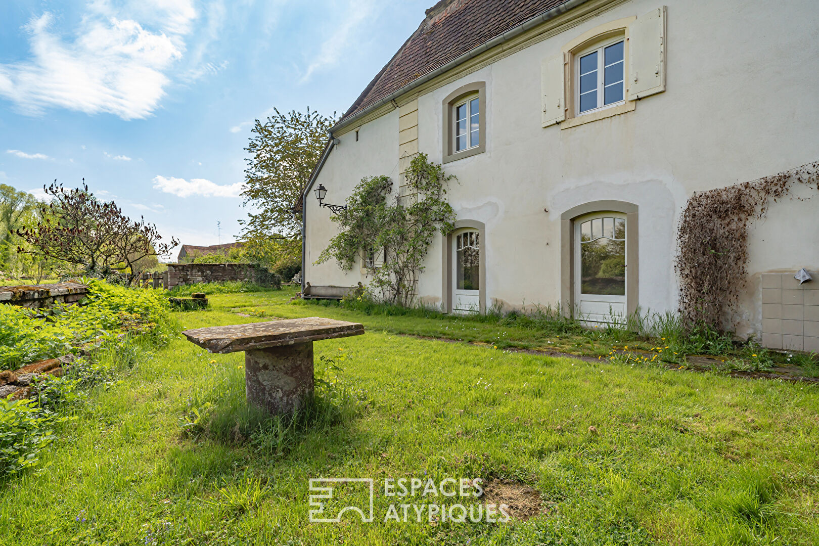 Domaine du XIXème au pied d’un château