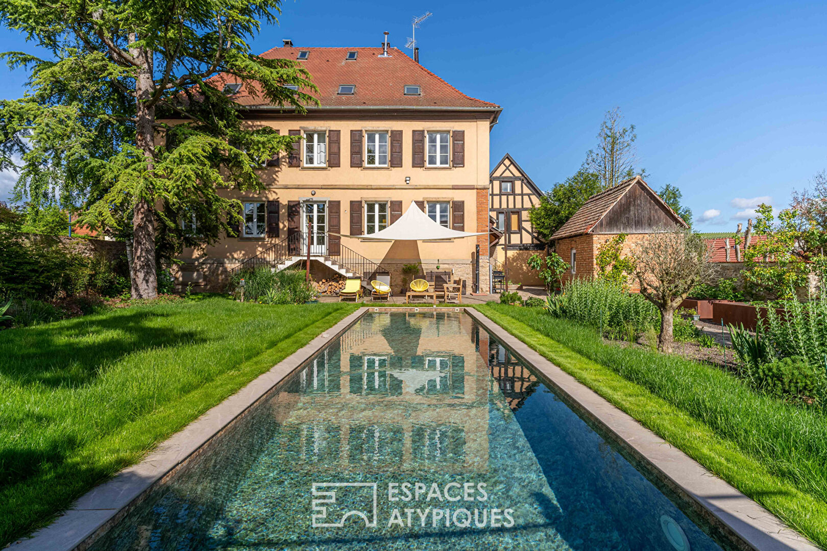 Cellar master’s style residence with swimming pool